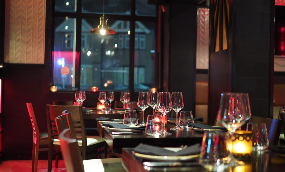 Prommt helps restaurant booking deposits become the norm.