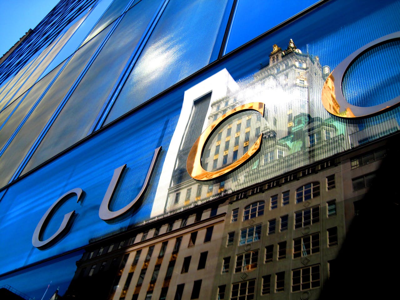 How to achieve Seamless Payments in Luxury Retail